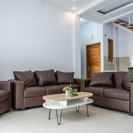 Azalia Homestay Yogyakarta Dış mekan fotoğraf