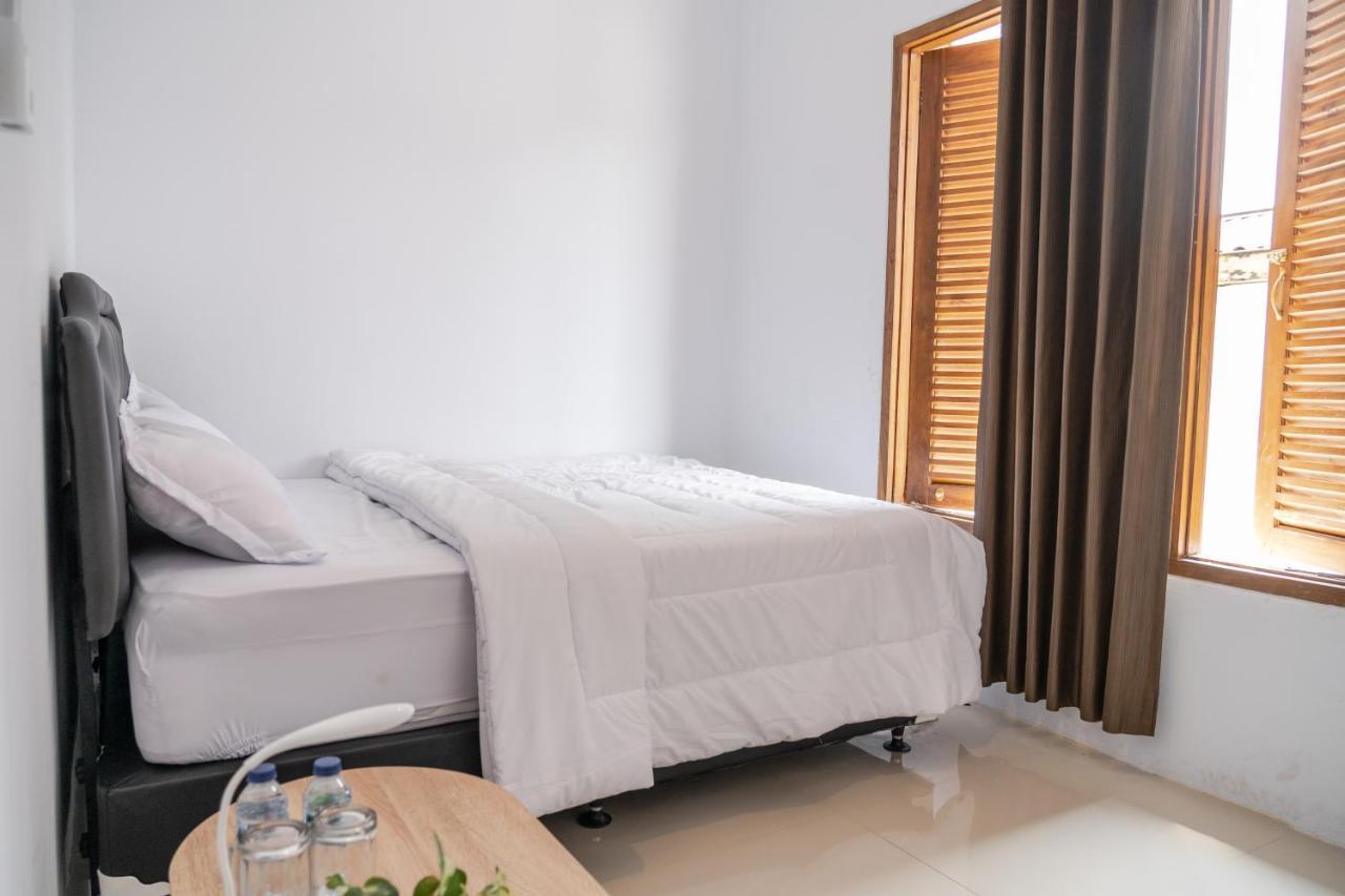 Azalia Homestay Yogyakarta Dış mekan fotoğraf