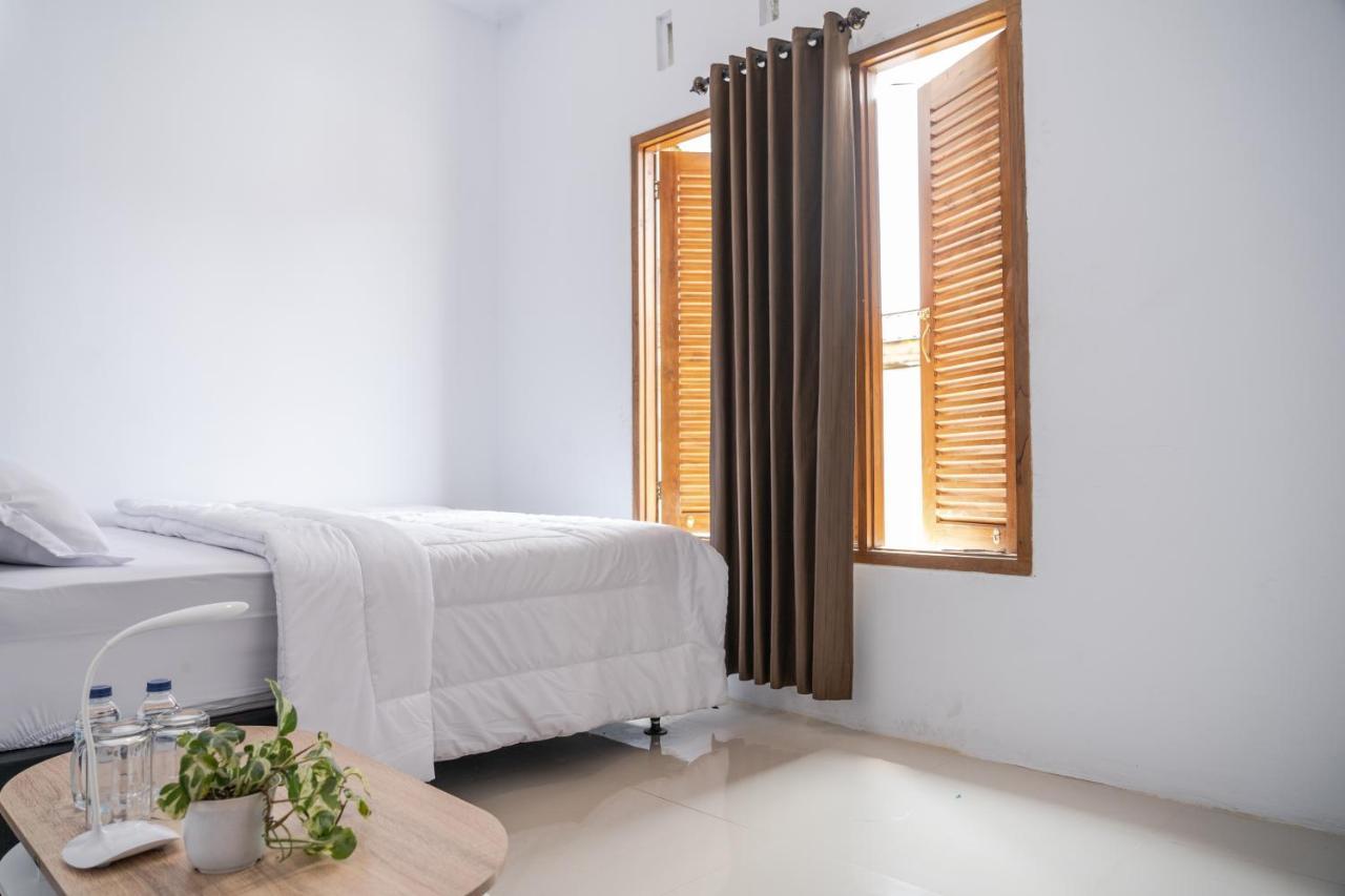 Azalia Homestay Yogyakarta Dış mekan fotoğraf