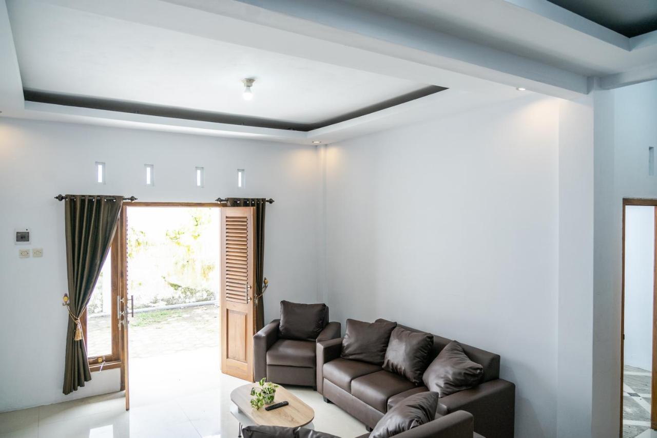 Azalia Homestay Yogyakarta Dış mekan fotoğraf
